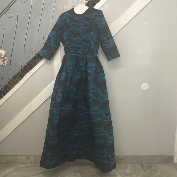 Dresses & Skirts - Beautiful mature gown